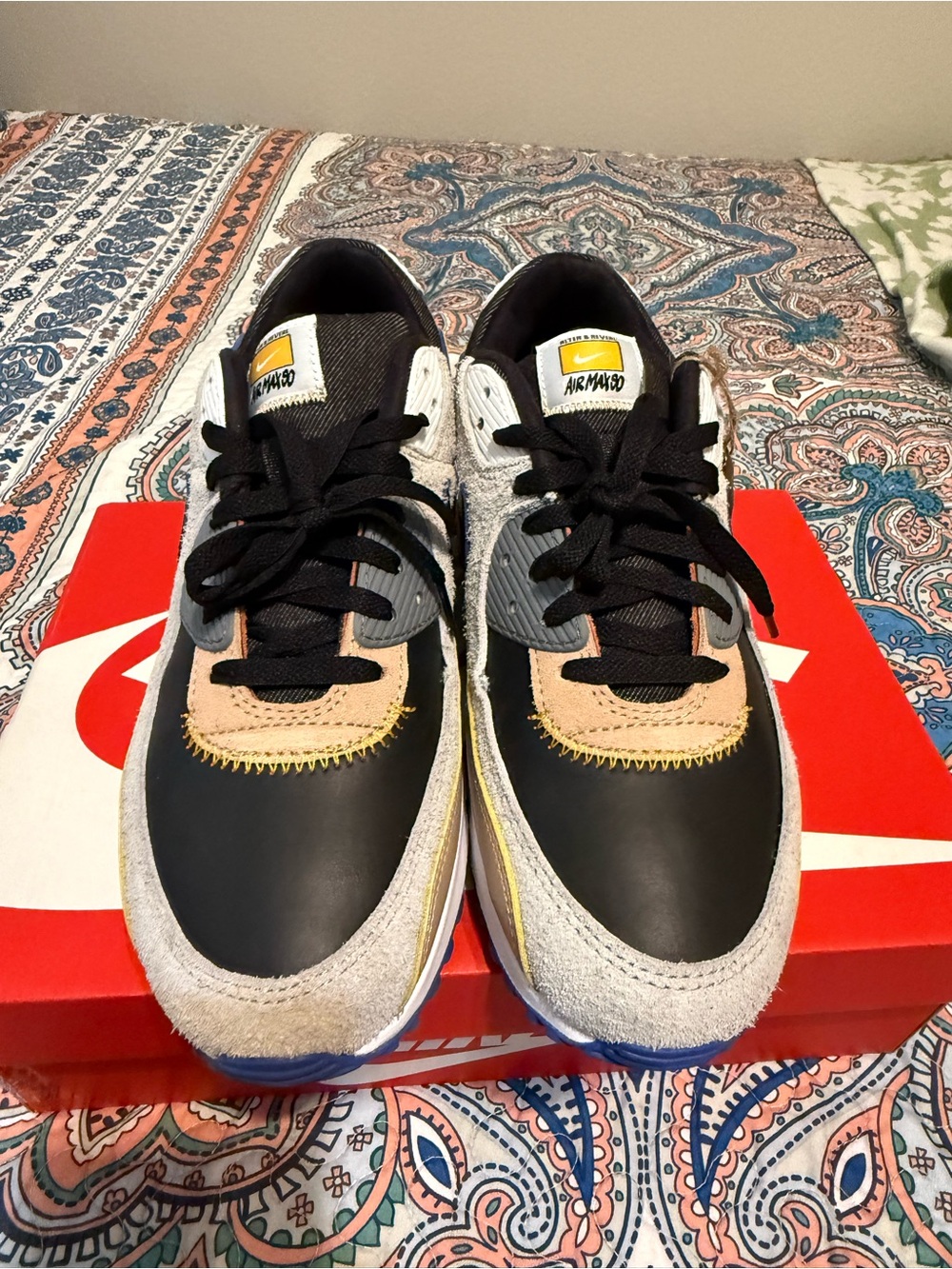 Nike Air Max 90 sneaker in Black, Gray, Taupe & White - Picture 3 of 7